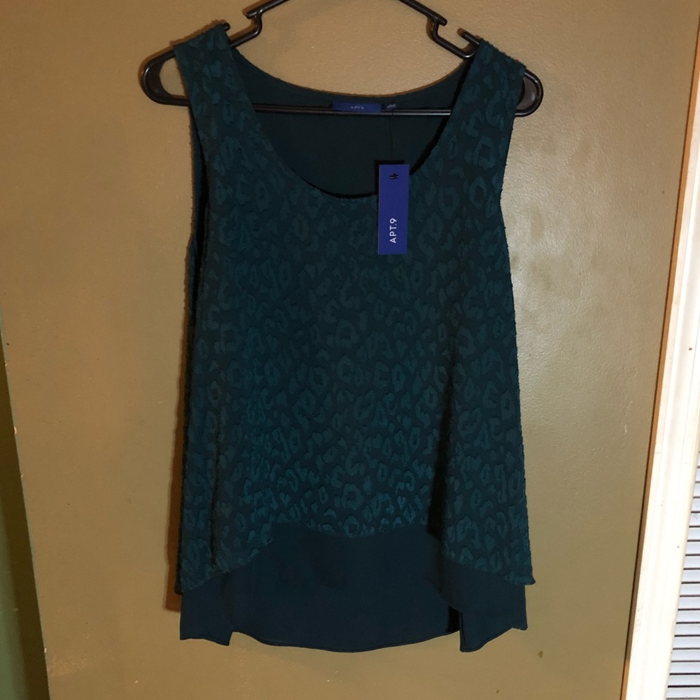 NWT Beautiful Deep Emerald Light Flowy Open Back